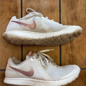 Nike Flex Experience RN 6 Sail Metallic Rose Gold